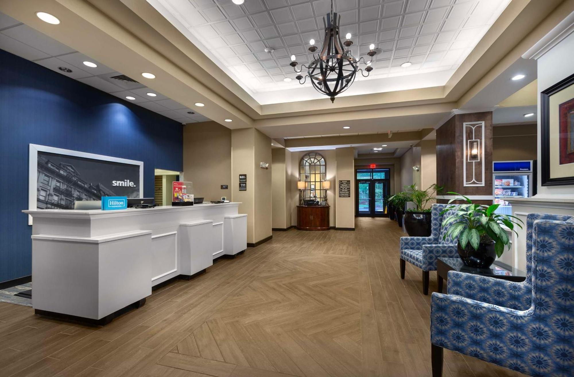 Hampton Inn Belmont At Montcross Exterior foto