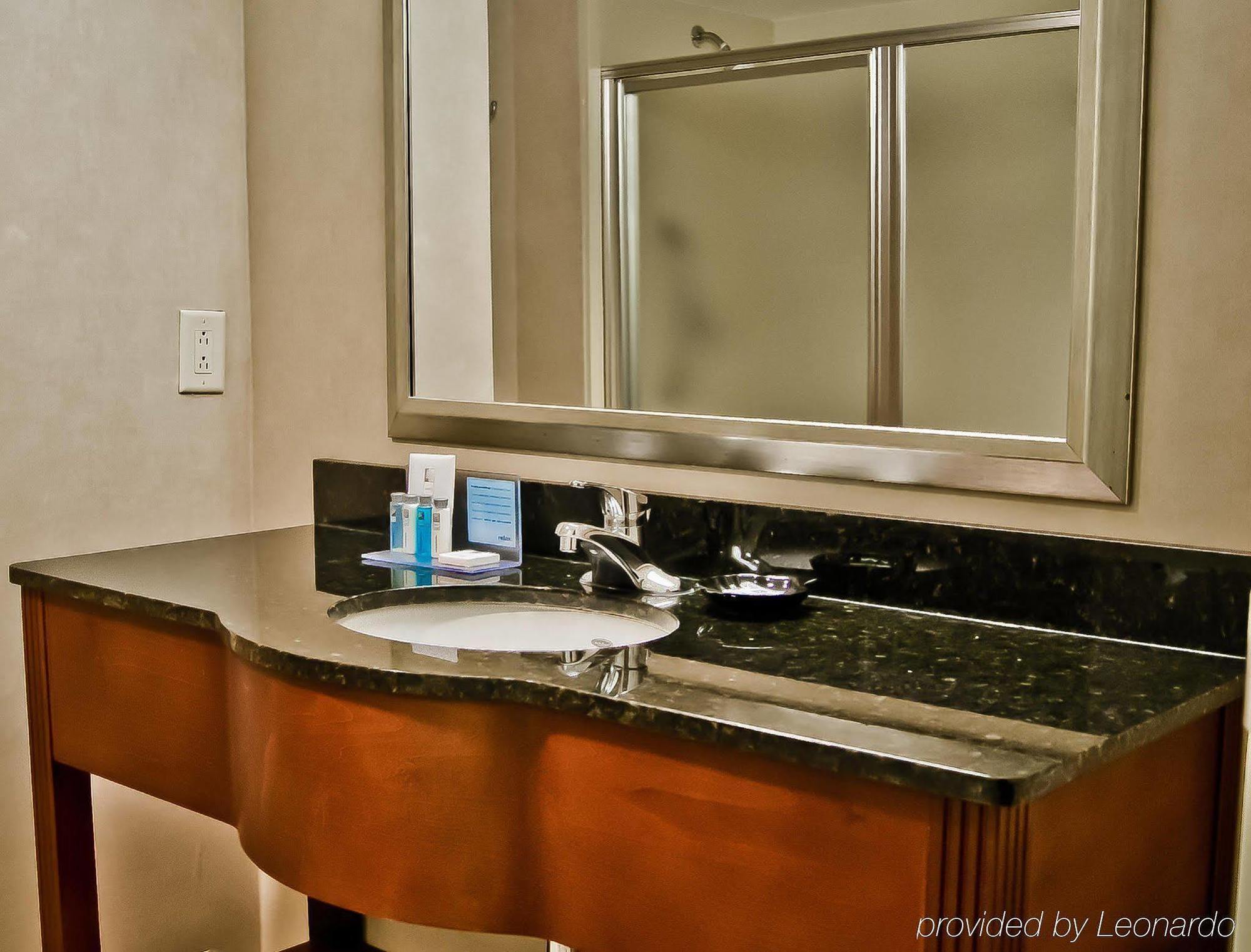 Hampton Inn Belmont At Montcross Exterior foto